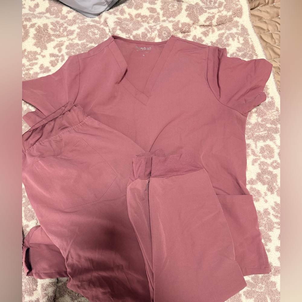 Mandela scrub set